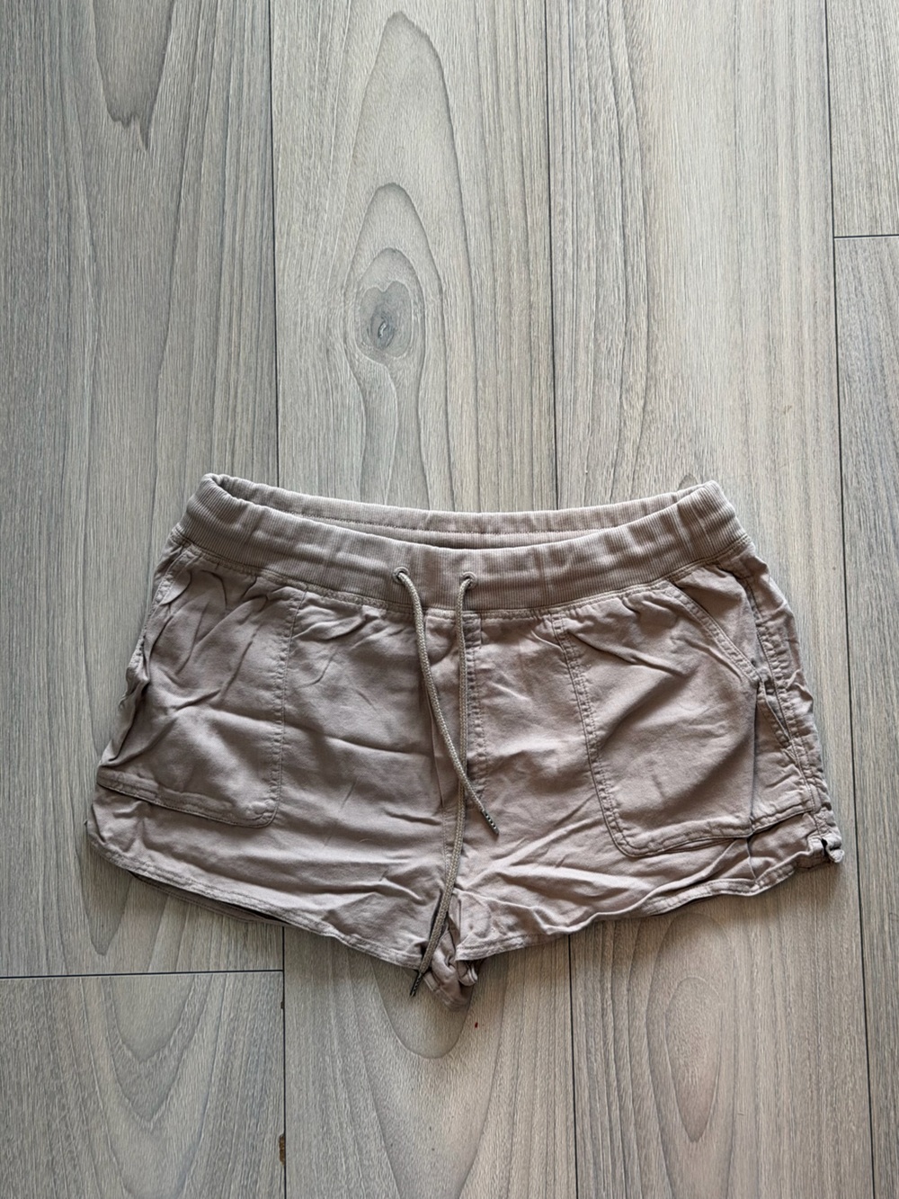 Aritzia Women's Casual Drawstring Shorts - Light Taupe